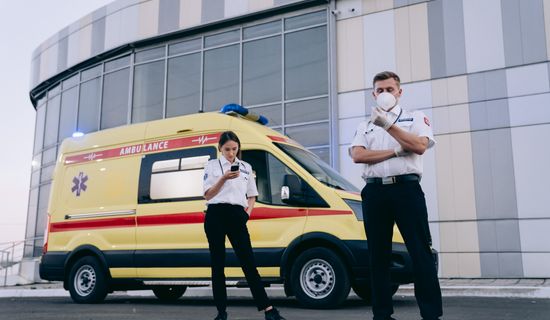盈江救护车转运病人算来回费用吗？